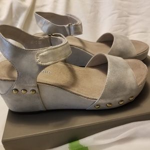 Antelope 542 Silver Suede Platform Sandals